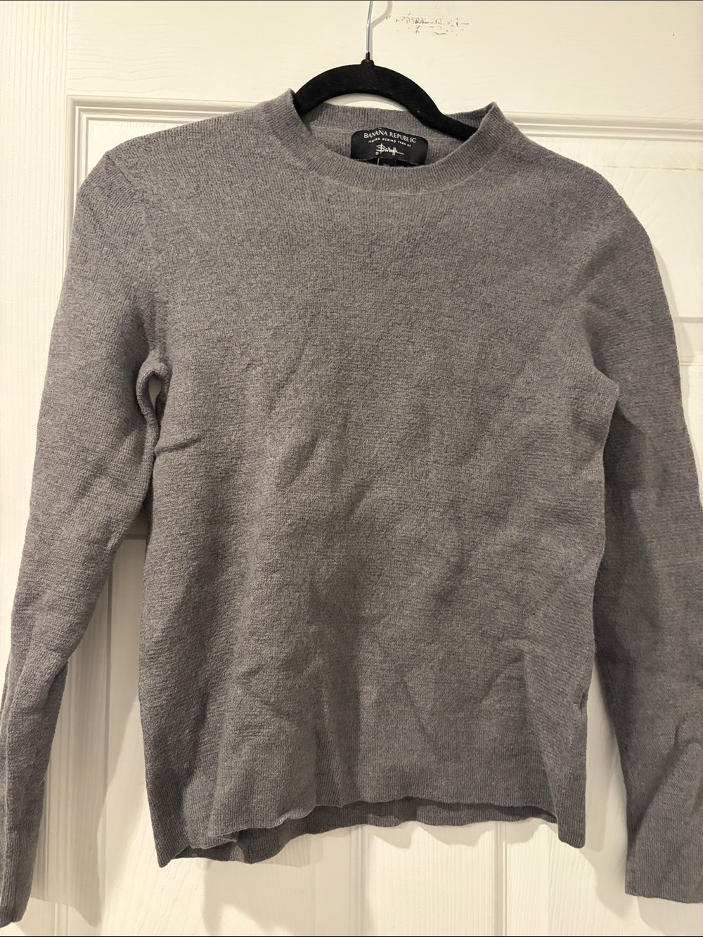 Banana Republic Women’s Heather Gray Crewneck Sweater